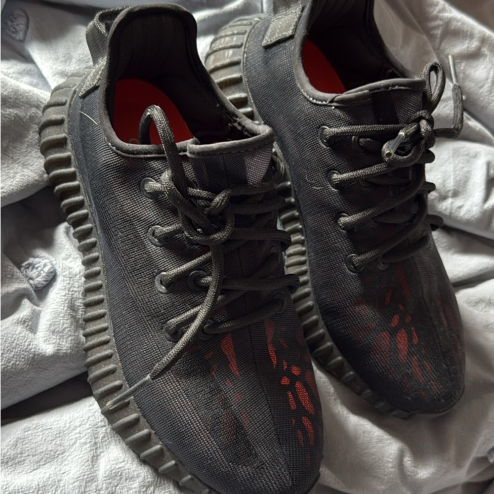 Yeezy Boost 350 V2